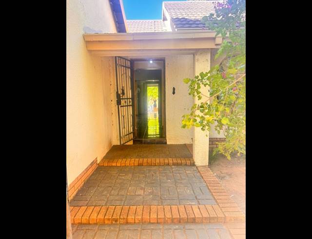 4 BEDROOM HOUSE FOR SALE IN RIVIERA PARK